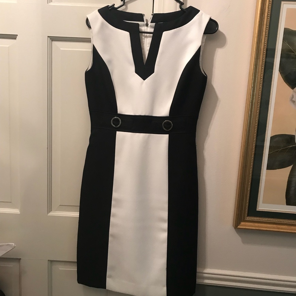Tahari career wear dress black and cream size 2